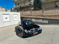 Usata Mercedes E220 Avantgarde 203 CV (149 kW) 2003 Nero Berlina