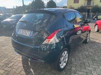 Usata Lancia Ypsilon Platinum 69 CV (50 kW) 2016 Blu/azzurro Utilitaria