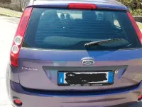 Usata Ford Fiesta 75 CV (55 kW) 2006 Viola Utilitaria