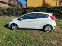Usata Ford Fiesta 95 CV (69 kW) 2016 Bianco Berlina