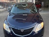 Usata Lancia Ypsilon Silver 69 CV (50 kW) 2017 Blu Utilitaria