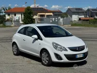 Usata Opel Corsa 86 CV (63 kW) 2011 Bianco Utilitaria