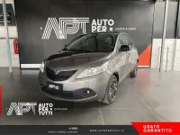 Usata Lancia Ypsilon Silver 69 CV (50 kW) 2020 Grigio scuro Utilitaria