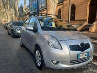 Usata Toyota Yaris 2008 Grigio Monovolume