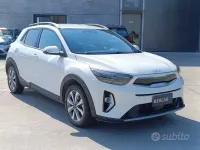 Usata Kia Stonic Style 82 CV (60 kW) 2023 Bianco SUV