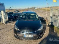Usata Opel Astra 140 CV (102 kW) 2013 Nero Station wagon