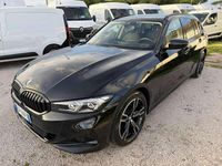 Usata BMW 318 150 CV (110 kW) 2023 Nero Station wagon