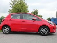 Usata Toyota Yaris Hybrid Active 101 CV (74 kW) 2019 Rosso Berlina