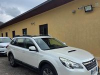 Usata Subaru Outback Trend 150 CV (110 kW) 2014 Bianco Station wagon