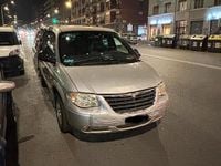 Usata Chrysler Voyager 150 CV (110 kW) 2006 Grigio Monovolume