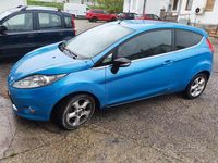 Usata Ford Fiesta 90 CV (66 kW) 2011 Blu Utilitaria
