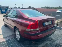 Usata Volvo S60 163 CV (119 kW) 2002 Rosso Berlina