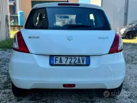 Usata Suzuki Swift 75 CV (55 kW) 2015 Bianco Utilitaria