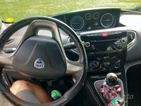 Usata Lancia Ypsilon 69 CV (50 kW) 2014 Bianco Utilitaria