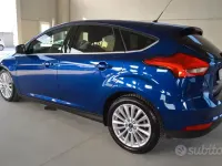 Usata Ford Focus Titanium 120 CV (88 kW) 2016 Blu Berlina