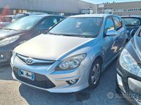 Usata Hyundai i30 Active 108 CV (79 kW) 2010 Argento Berlina