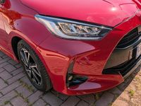 Usata Toyota Yaris Hybrid Lounge 92 CV (67 kW) 2023 Rosso Berlina