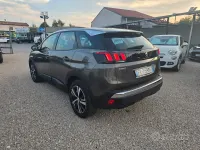 Usata Peugeot 3008 Business-Line 120 CV (88 kW) 2017 Beige SUV