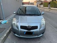 Usata Toyota Yaris 69 CV (50 kW) 2008 Grigio Utilitaria