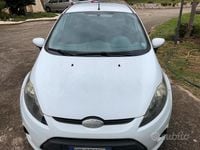 Usata Ford Fiesta 68 CV (50 kW) 2009 Bianco Utilitaria