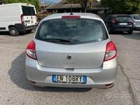 Usata Renault Clio IV Dynamique 75 CV (55 kW) 2012 Grigio Berlina