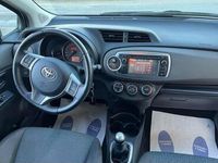 Usata Toyota Yaris 69 CV (50 kW) 2012 Bianco Berlina