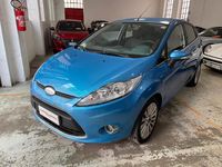 Usata Ford Fiesta Titanium 96 CV (70 kW) 2010 Blu Utilitaria