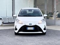 Usata Toyota Yaris Hybrid 73 CV (53 kW) 2018 Bianco Berlina