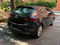 Usata Opel Astra 140 CV (102 kW) 2014 Nero Berlina