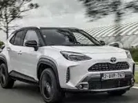 Usata Toyota Yaris Hybrid Active 92 CV (67 kW) 2024 Argento Station wagon