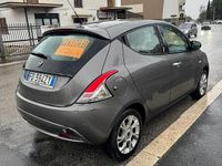 Usata Lancia Ypsilon 69 CV (50 kW) 2016 Grigio Utilitaria