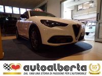 Usata Alfa Romeo Stelvio Super 209 CV (153 kW) 2023 Bianco pastello SUV