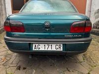 Usata Opel Omega 131 CV (96 kW) 1995 Verde Berlina