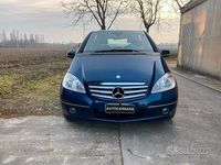 Usata Mercedes A180 Avantgarde 108 CV (79 kW) 2009 Blu Berlina