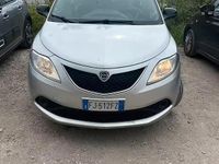 Usata Lancia Ypsilon Silver 69 CV (50 kW) 2017 Grigio Utilitaria