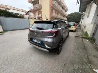 Usata Renault Captur 91 CV (66 kW) 2023 Grigio SUV
