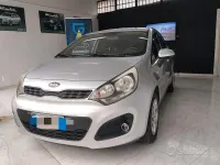 Usata Kia Rio 75 CV (55 kW) 2013 Grigio Berlina