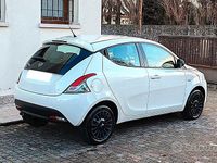 Usata Lancia Ypsilon Gold 69 CV (50 kW) 2015 Bianco Utilitaria