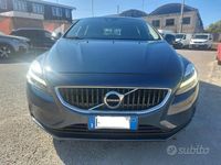 Usata Volvo V40 Inscription 120 CV (88 kW) 2017 Blu Berlina