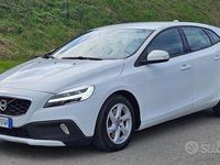Usata Volvo V40 Summum 120 CV (88 kW) 2017 Bianco Berlina
