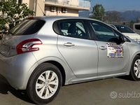 Usata Peugeot 208 68 CV (50 kW) 2014 Grigio Utilitaria