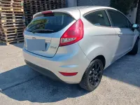 Usata Ford Fiesta 70 CV (51 kW) 2011 Grigio Berlina