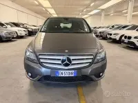 Usata Mercedes B180 Executive 109 CV (80 kW) 2012 Grigio Utilitaria