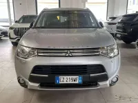 Usata Mitsubishi Outlander P-HEV 121 CV (88 kW) 2015 SUV