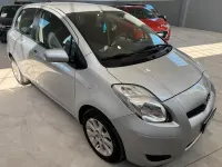 Usata Daihatsu Charade 100 CV (73 kW) 2012 Argento Berlina