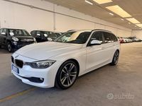 Begagnad BMW 318 Sport Line 143 HK (105 kW) 2013 Vit Kombi