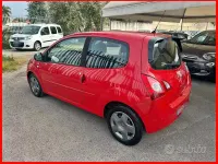 Usata Renault Twingo Night&Day 75 CV (55 kW) 2014 Rosso Utilitaria