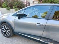 Usata Renault Captur 90 CV (66 kW) 2017 Grigio SUV