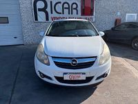 Usata Opel Corsa Edition 75 CV (55 kW) 2010 Bianco Berlina