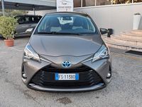 Usata Toyota Yaris Hybrid Business Edition 73 CV (53 kW) 2018 Grigio Berlina